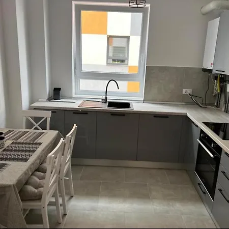 Coresi Grandis 15 Apartment